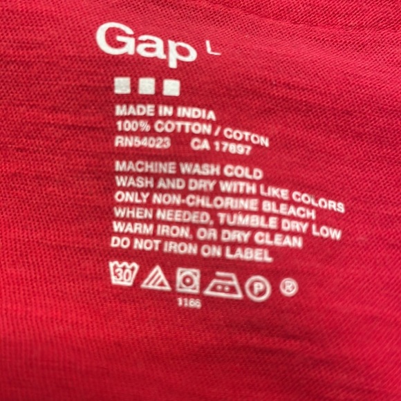 GAP red long sleeve top.  Round neck, cotton fabric. Good condition. Size Large. - Picture 6 of 6